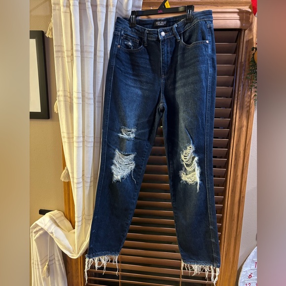 Judy Blue Denim - Judy Blue Straight Fit Distressed Blue Jeans